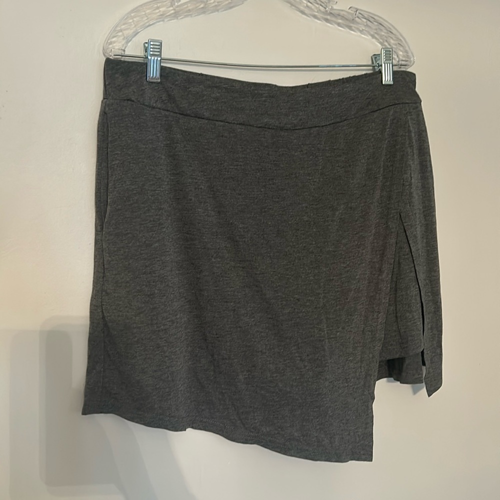 NWT Bloomchic Asymmetrical Skort